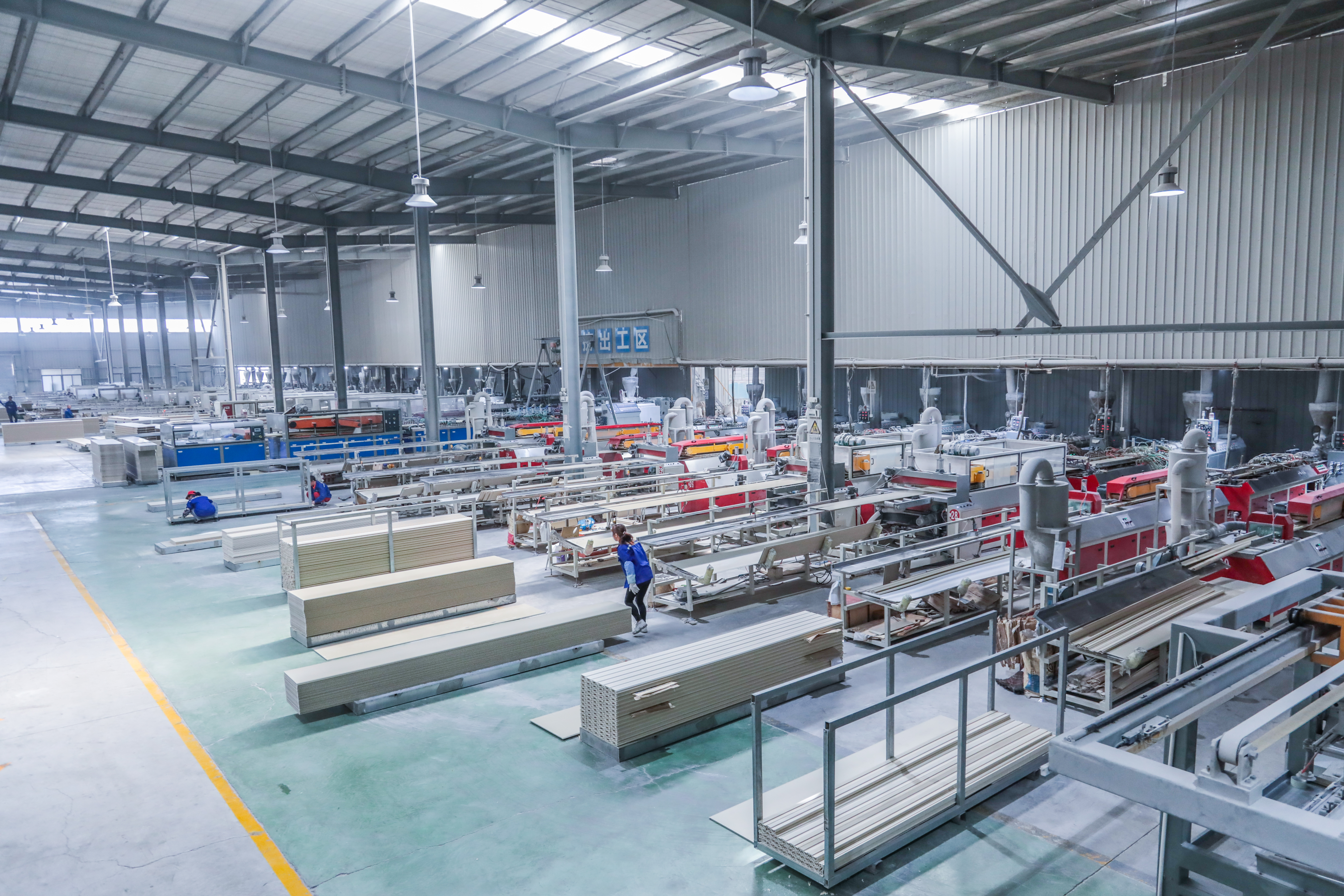 挤出车间.jpg